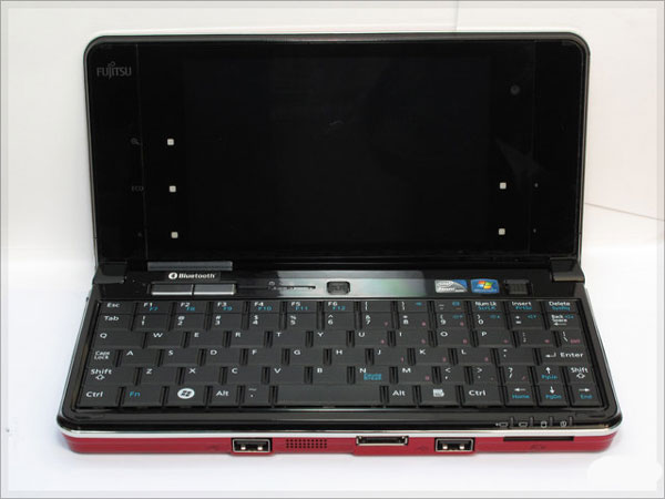 Fujitsu Lifebook UH900, UMPC con SSD de 62 GB y poca autonomí­a