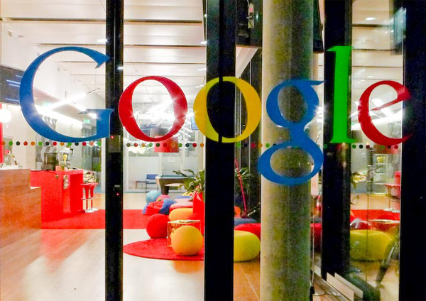 Facebook apoya una campaña de desprestigio a Google 2