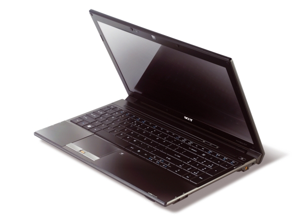 Acer TravelMate 8571, portátil ligero para cubrir las necesidades de los profesionales móviles