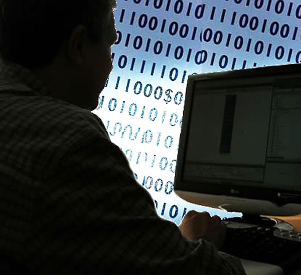 Empresas, los ataques de los hackers cuestan a las empresas 600.000 euros de media