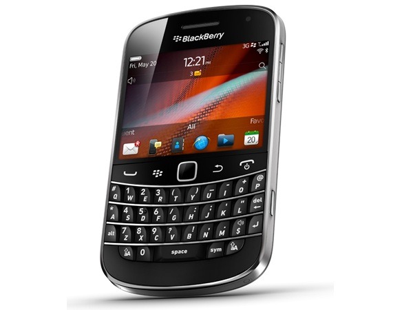 BlackBerry Bold 9900, smartphone de RIM con pantalla táctil de 2,8″ y buena potencia