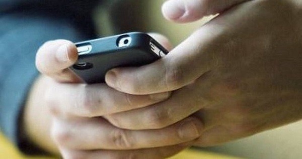El número de lí­neas de telefoní­a móvil cayó medio millón en octubre
