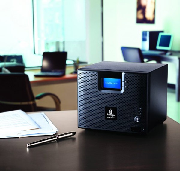 Iomega Storcenter ix4-200d, pequeño servidor multimedia con módulo Bluetooth